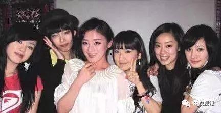 闺蜜进了娱乐圈吃瓜小说